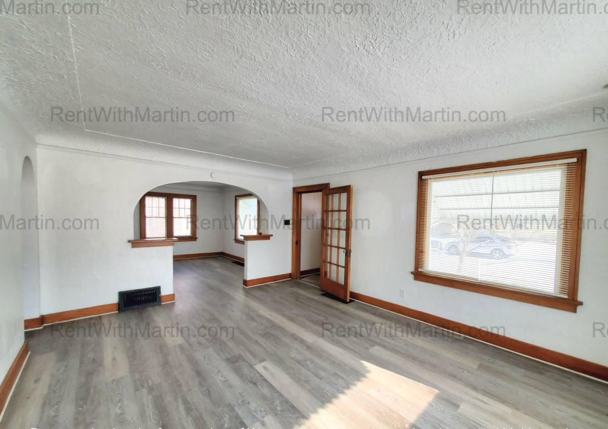 House for rent at 137 Hope Ave, Waterloo, IA 50703