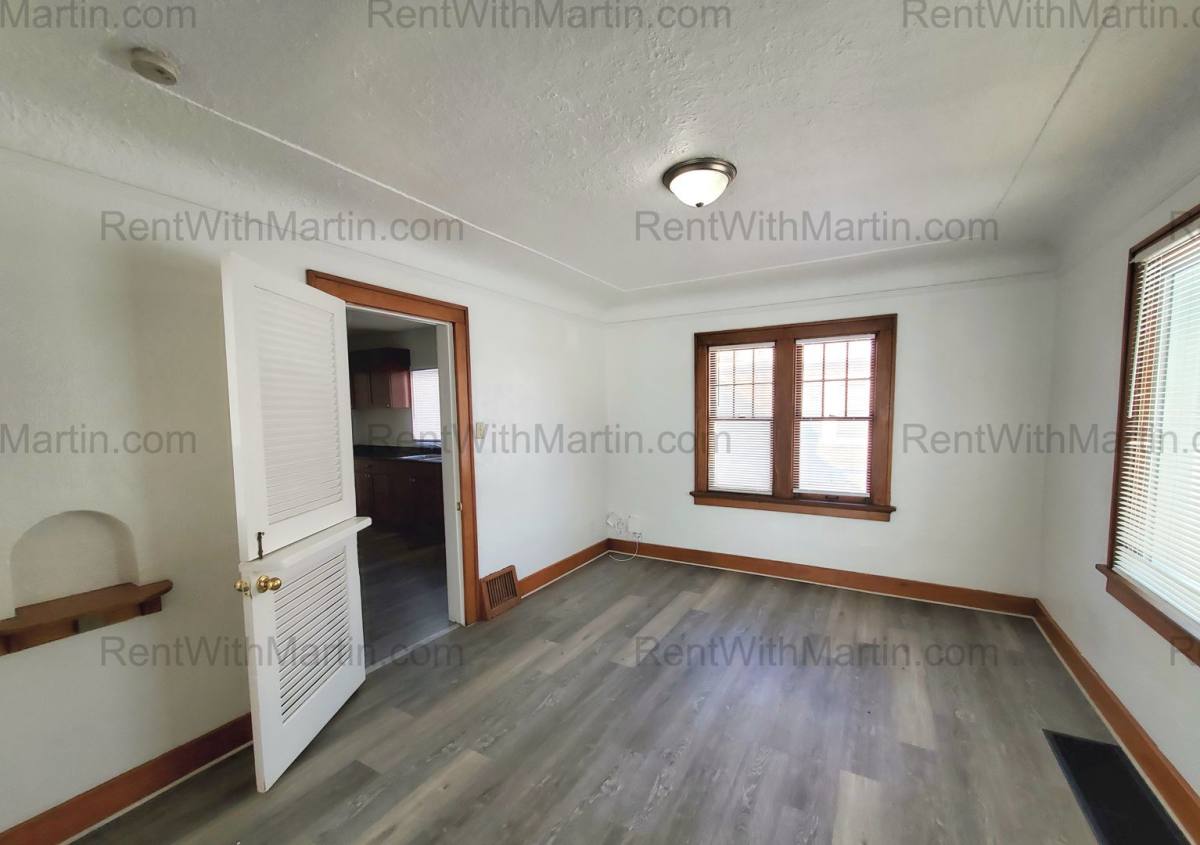 House for rent at 137 Hope Ave, Waterloo, IA 50703