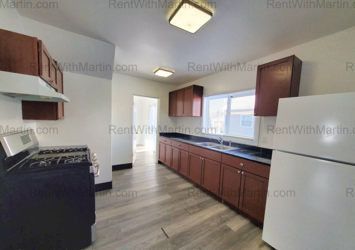 House for rent at 137 Hope Ave, Waterloo, IA 50703
