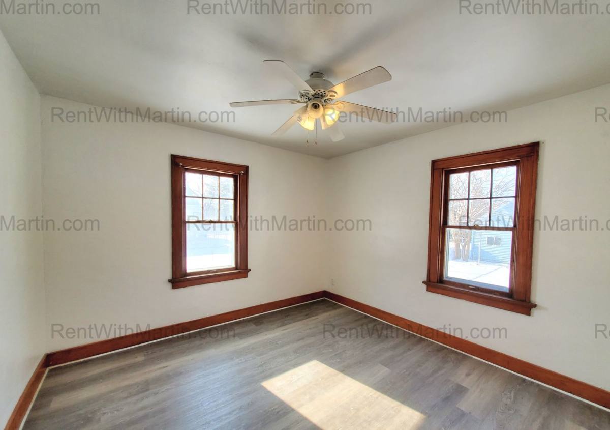 House for rent at 137 Hope Ave, Waterloo, IA 50703