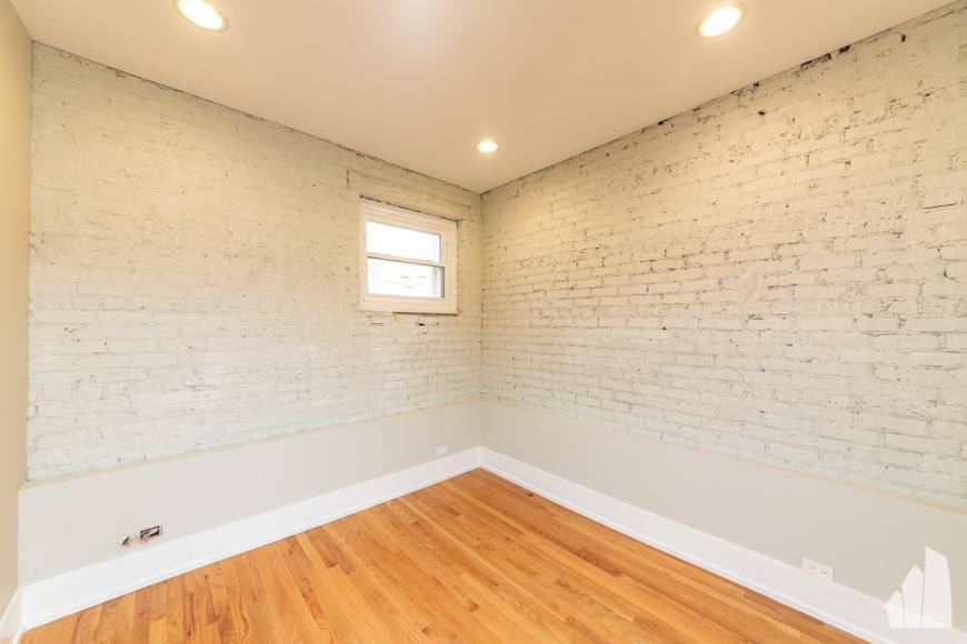 Apartment for rent at 1122 W Addison St, Chicago, IL 60657