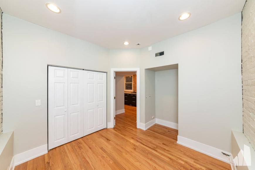 Apartment for rent at 1122 W Addison St, Chicago, IL 60657
