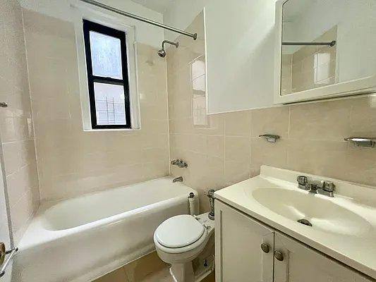Apartment for rent at 2280 Grand Ave #4H, Bronx, NY 10468
