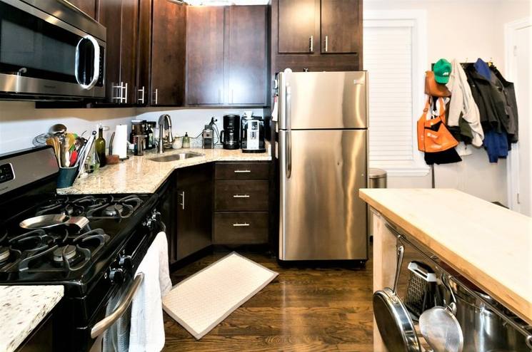 Apartment for rent at 2019 N Hoyne Ave #3F, Chicago, IL 60647