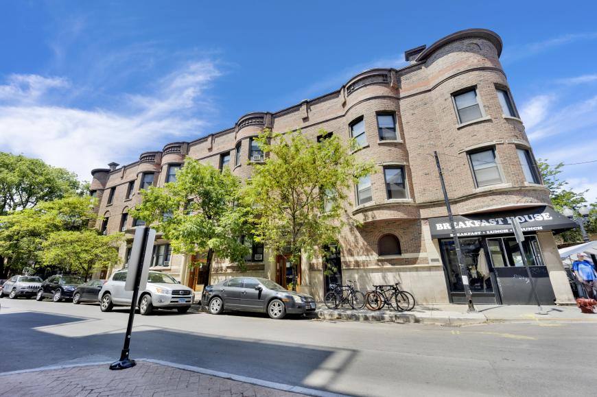 Apartment for rent at 1006 Dakin Rd #3, Chicago, IL 60613