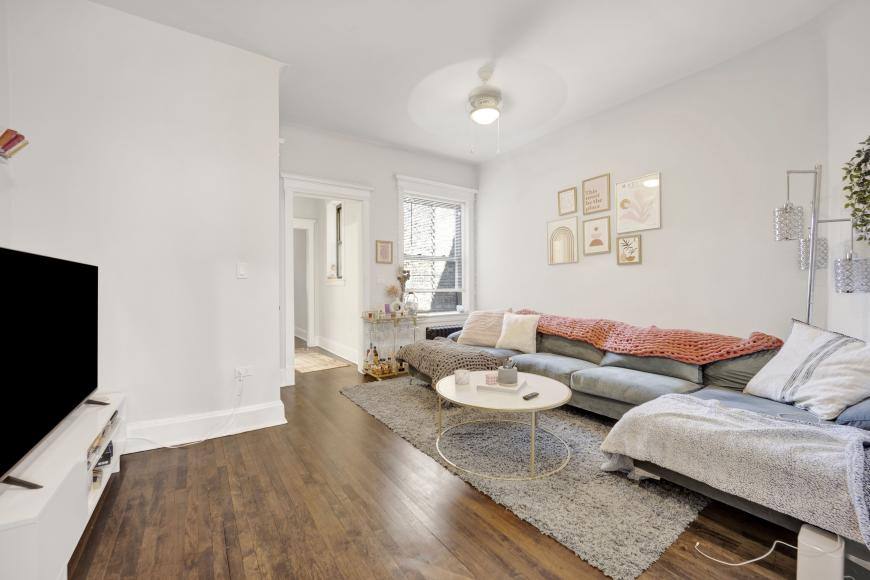Apartment for rent at 1006 Dakin Rd #3, Chicago, IL 60613