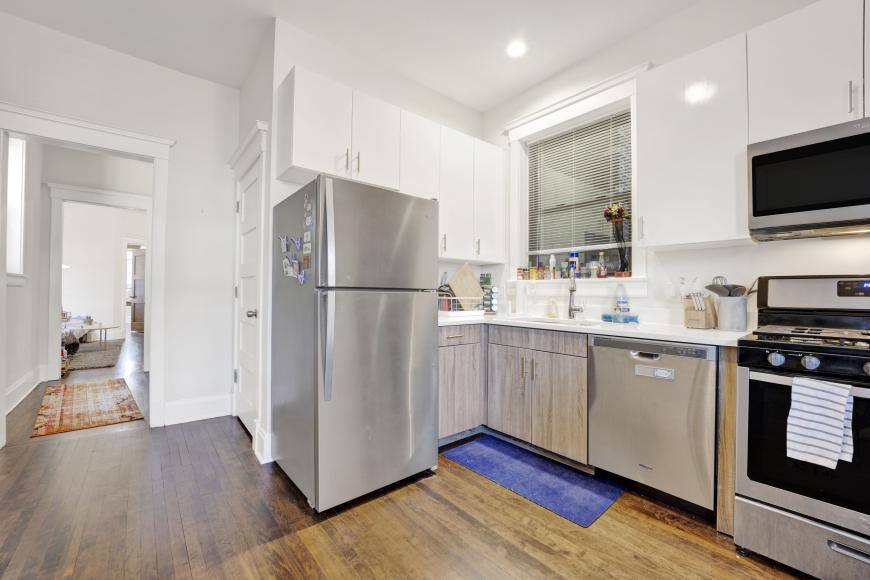 Apartment for rent at 1006 Dakin Rd #3, Chicago, IL 60613