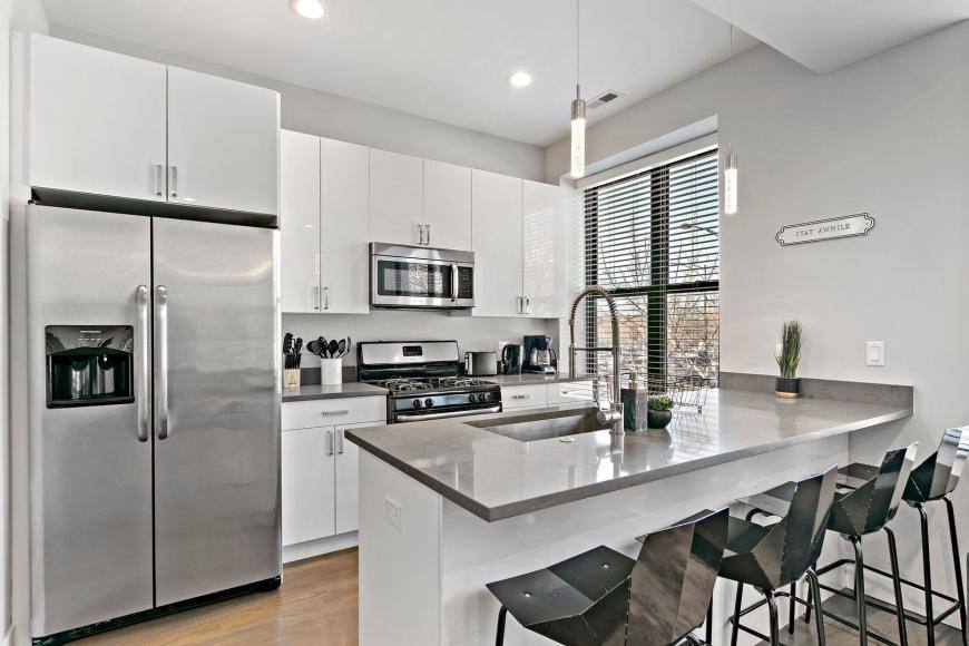 Apartment for rent at 2151 W Division St #302E, Chicago, IL 60622
