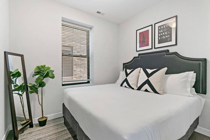 Apartment for rent at 2151 W Division St #302E, Chicago, IL 60622