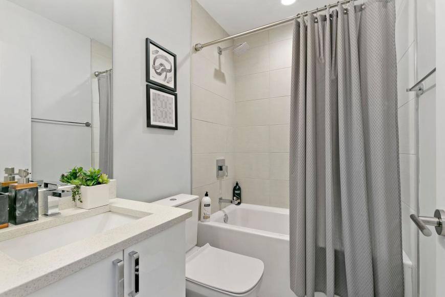 Apartment for rent at 2151 W Division St #302E, Chicago, IL 60622