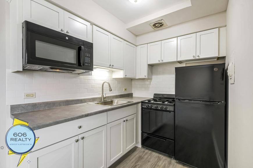 Apartment for rent at 3001 N Thatcher Ave, River Grove, IL 60171