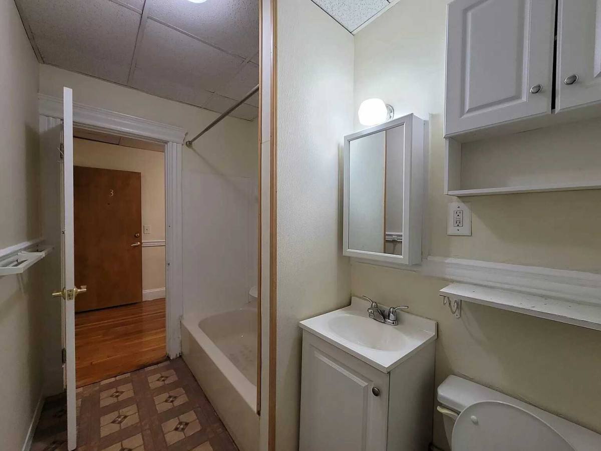 Apartment for rent at 368 Riverway, Boston, MA 02115