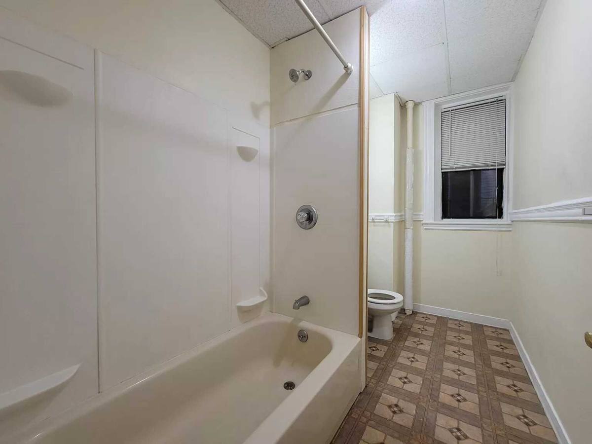 Apartment for rent at 368 Riverway, Boston, MA 02115