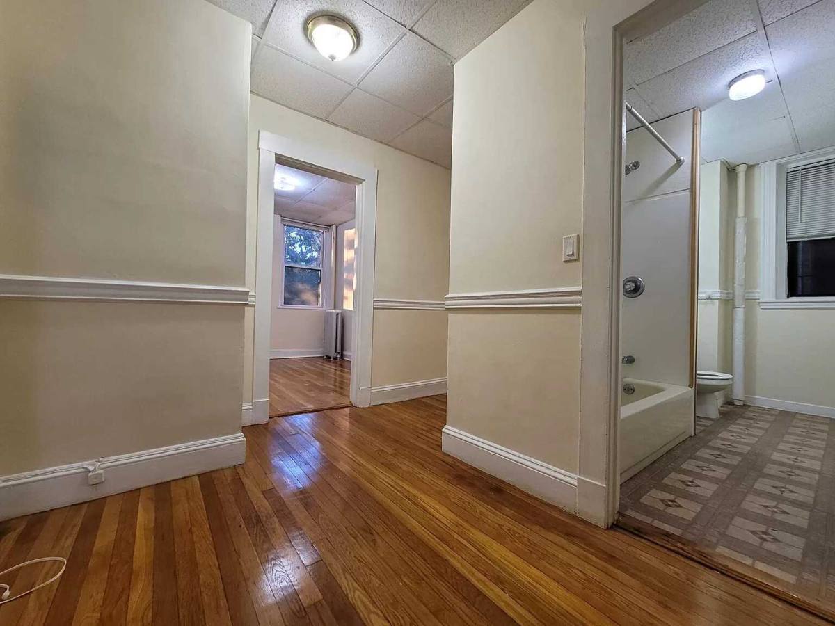 Apartment for rent at 368 Riverway, Boston, MA 02115