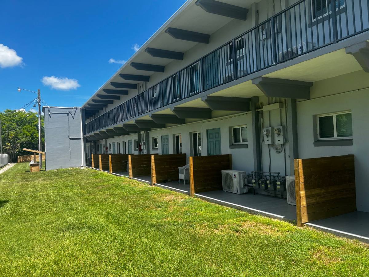 Apartment for rent at 815 Washington St, Leesburg, FL 34748