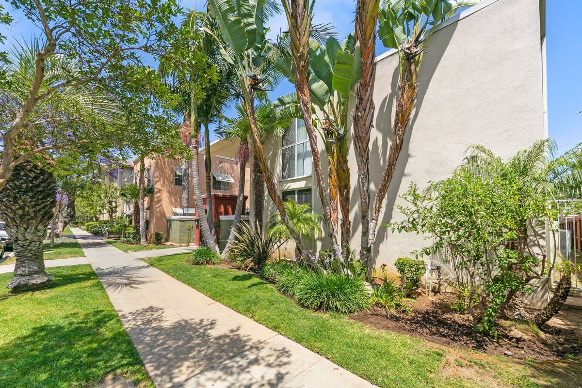 Apartment for rent at 4114 & 4118 Elm Ave, Long Beach, CA 90807