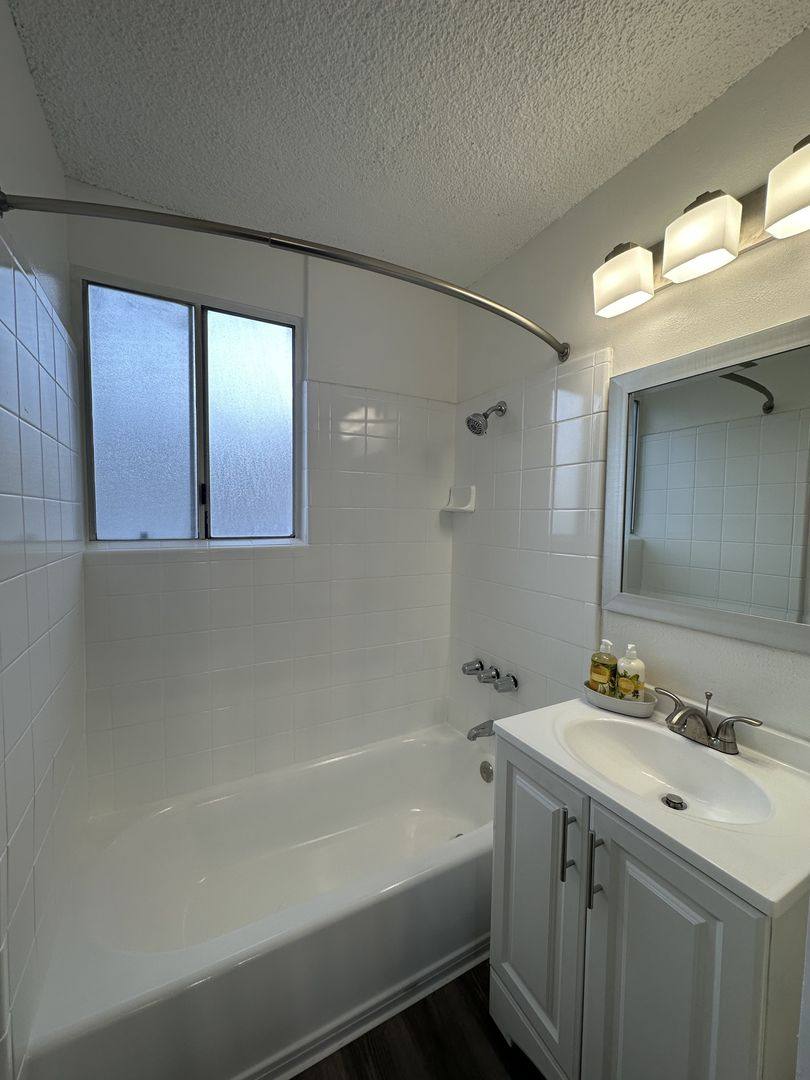 Apartment for rent at 4114 & 4118 Elm Ave, Long Beach, CA 90807