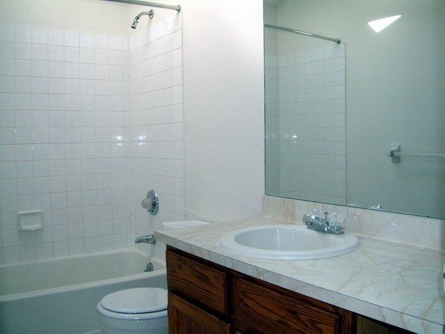 Townhouse for rent at 124 Coalpit Hill Rd, Danbury, CT 06810