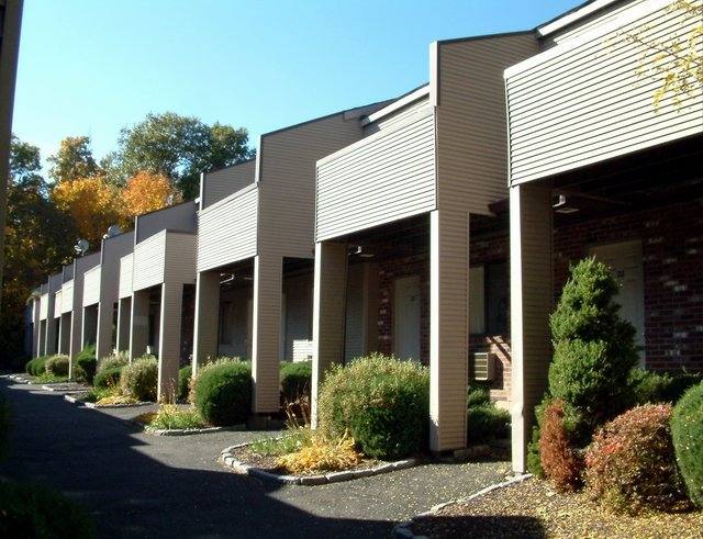Townhouse for rent at 124 Coalpit Hill Rd, Danbury, CT 06810
