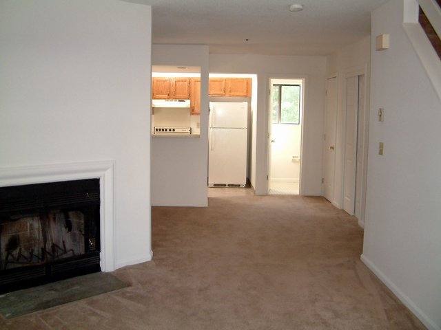 Townhouse for rent at 124 Coalpit Hill Rd, Danbury, CT 06810