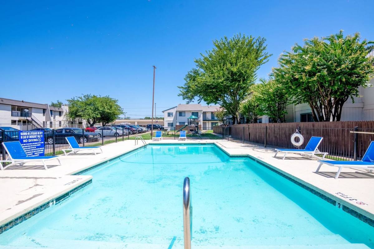 Apartment for rent at 1928 Rock Island Rd, Irving, TX 75060