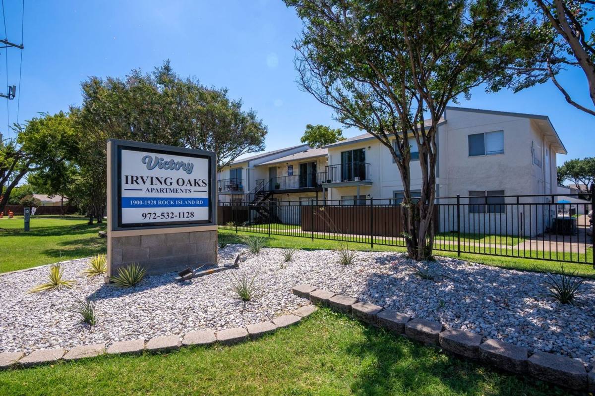 Apartment for rent at 1928 Rock Island Rd, Irving, TX 75060