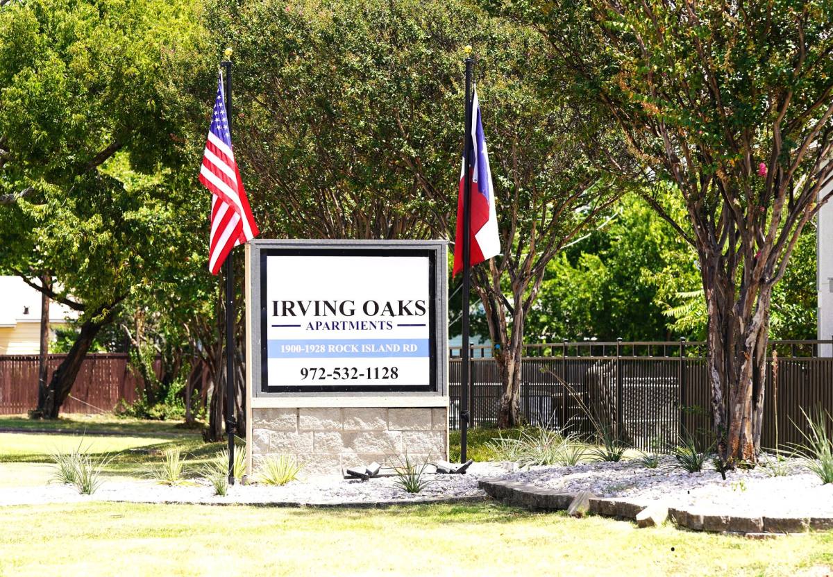 Apartment for rent at Irving Oaks, 1928 Rock Island Rd, Irving, TX 75060
