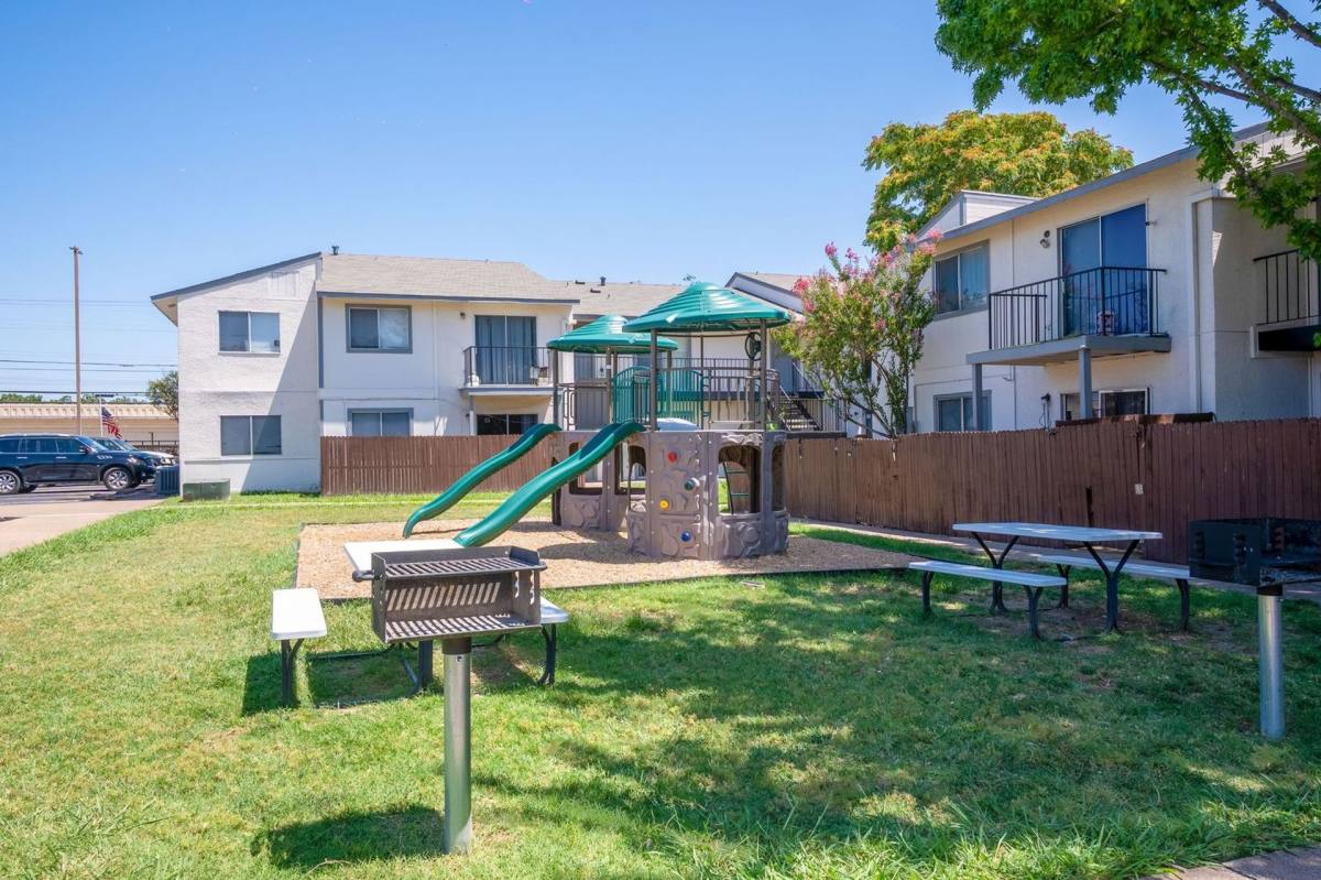 Apartment for rent at 1928 Rock Island Rd, Irving, TX 75060