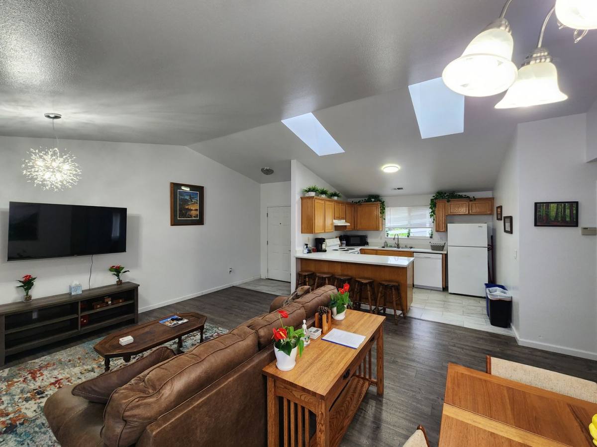 Apartment for rent at 4190 Hillside Court, Eureka, CA 95503