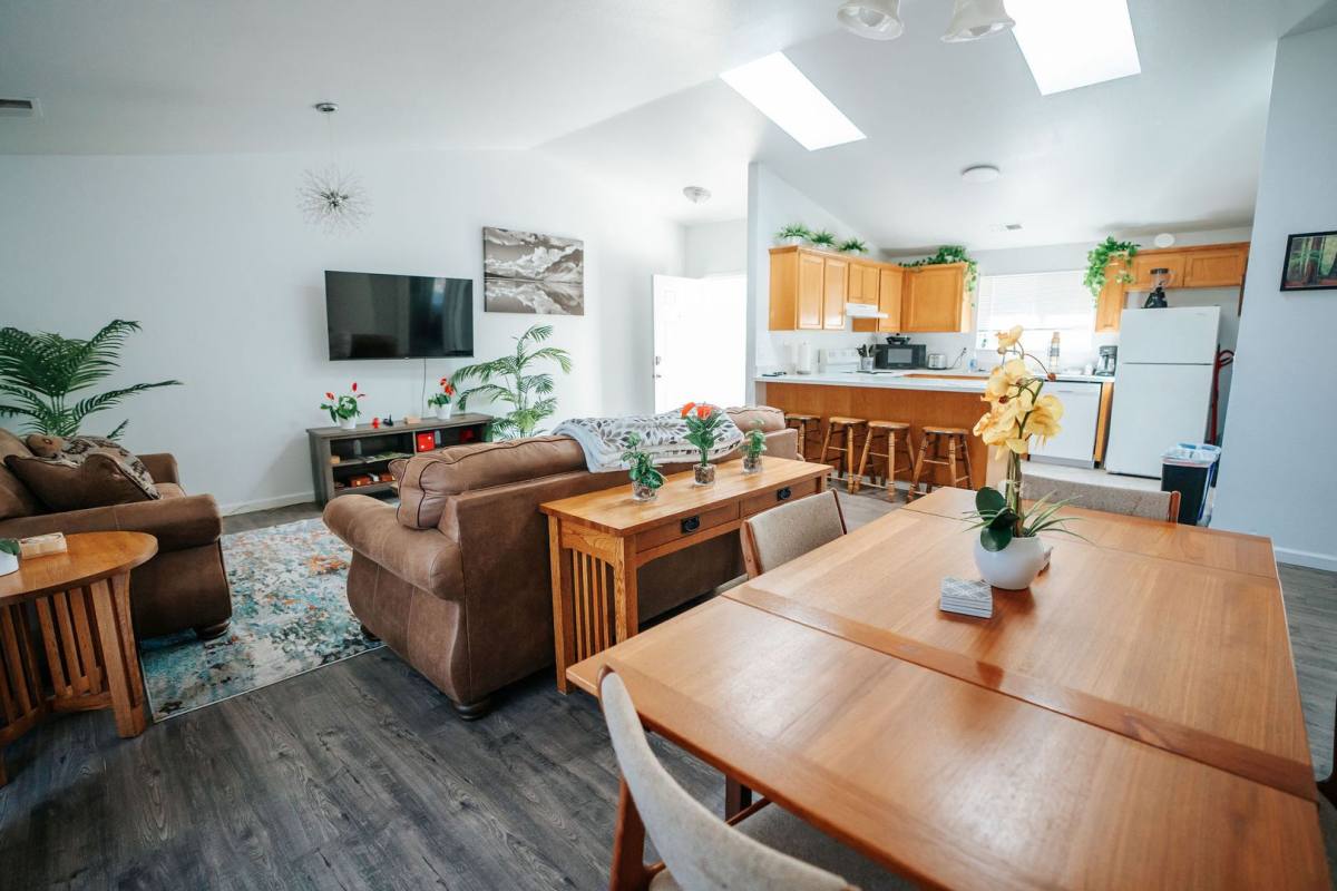 Apartment for rent at 4190 Hillside Court, Eureka, CA 95503