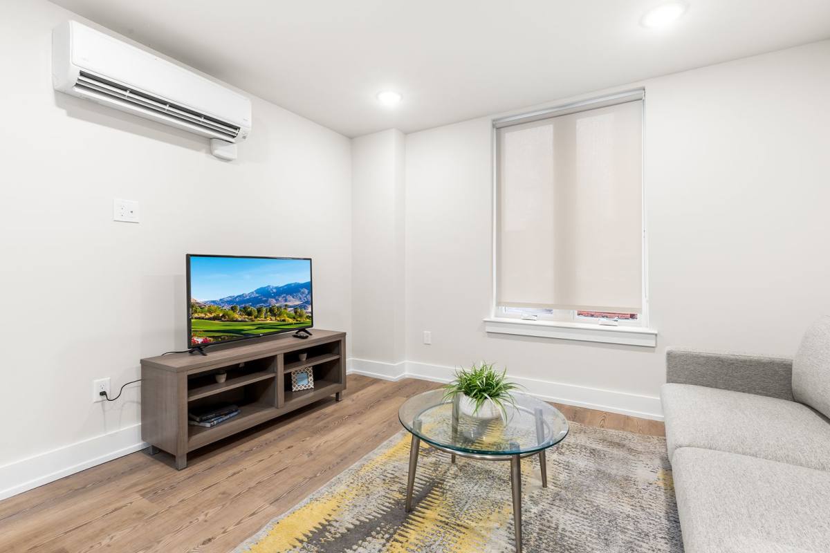Apartment for rent at 214 Vine St, Philadelphia, PA 19106