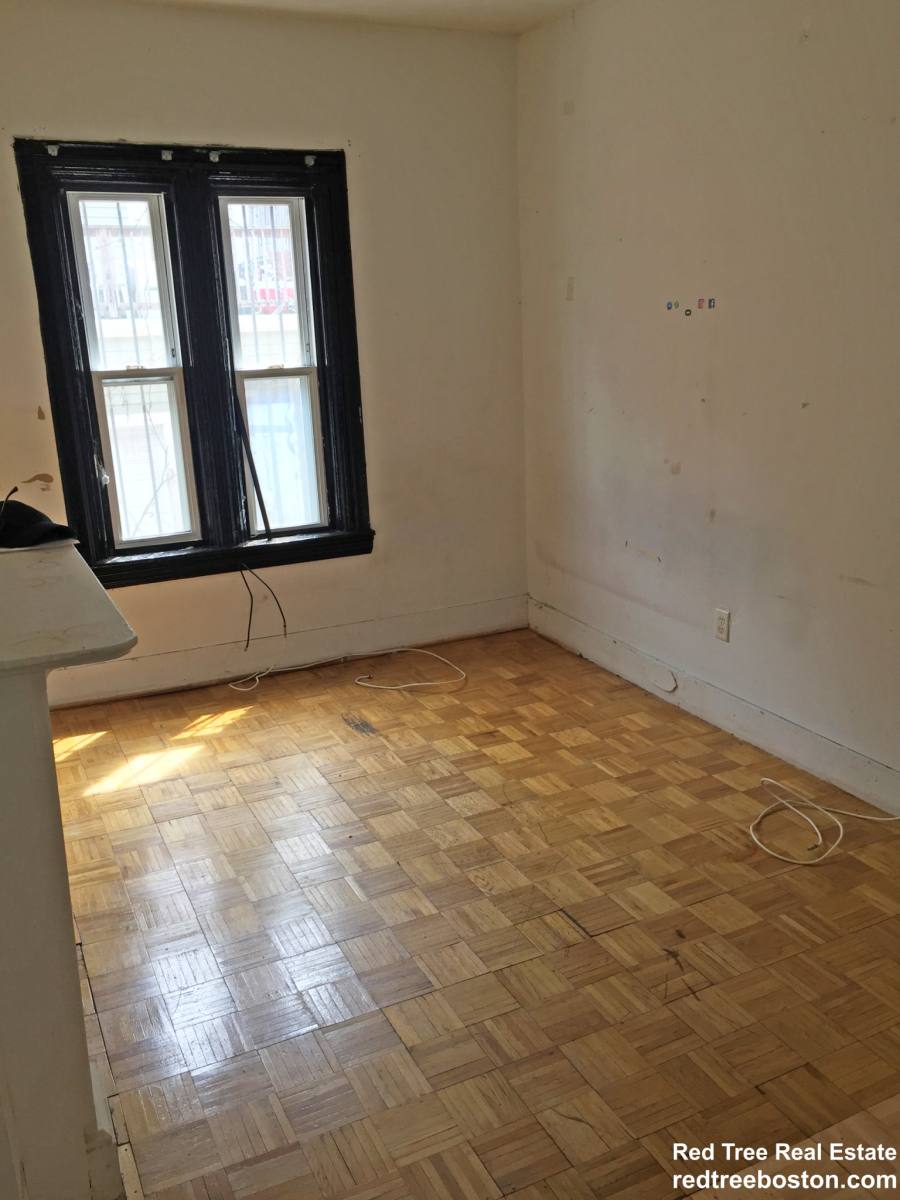 House for rent at 6 Sewall St #1, Brookline, MA 02446