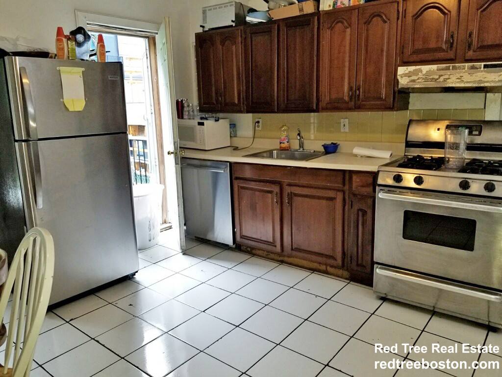 House for rent at 6 Sewall St #1, Brookline, MA 02446