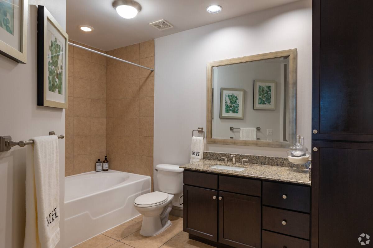 Apartment for rent at 4200 Scotland St #MH1, Houston, TX 77007