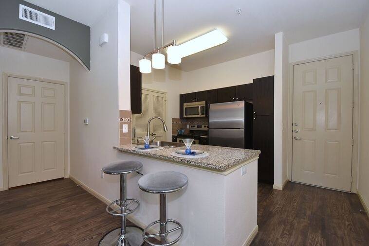 Apartment for rent at 3603 Chenevert St #MDGE, Houston, TX 77004
