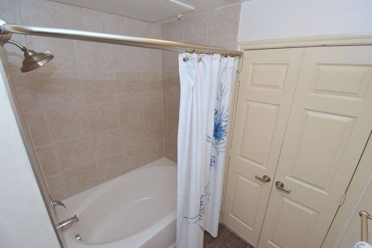 Apartment for rent at 3603 Chenevert St #MDGE, Houston, TX 77004