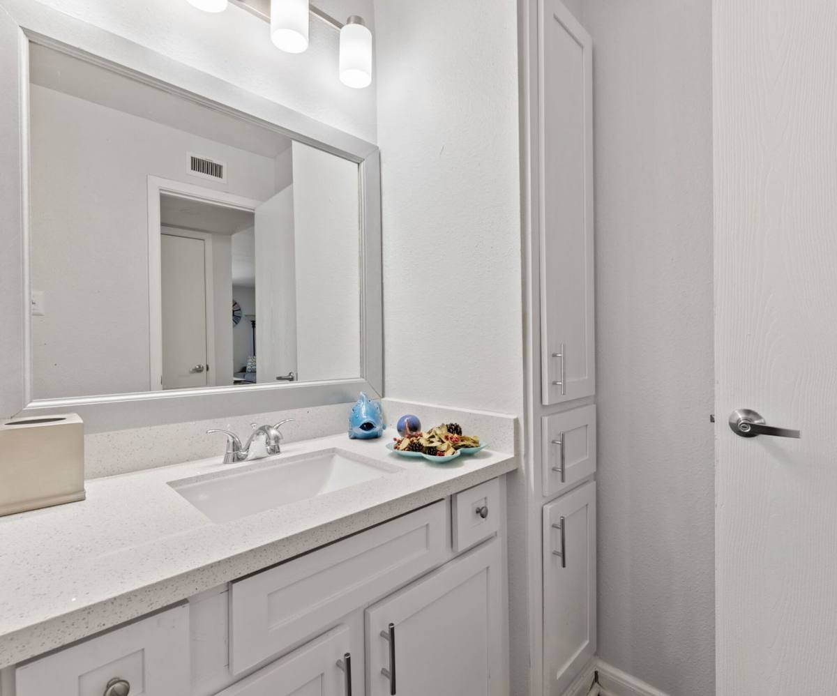 Apartment for rent at 2135 Lake Hills Dr #MGTL, Kingwood, TX 77339