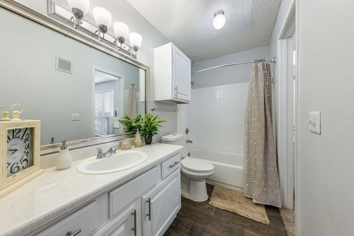 Apartment for rent at 2135 Lake Hills Dr #MGTL, Kingwood, TX 77339