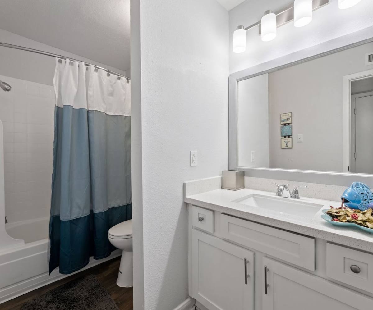 Apartment for rent at 2135 Lake Hills Dr #MGTL, Kingwood, TX 77339