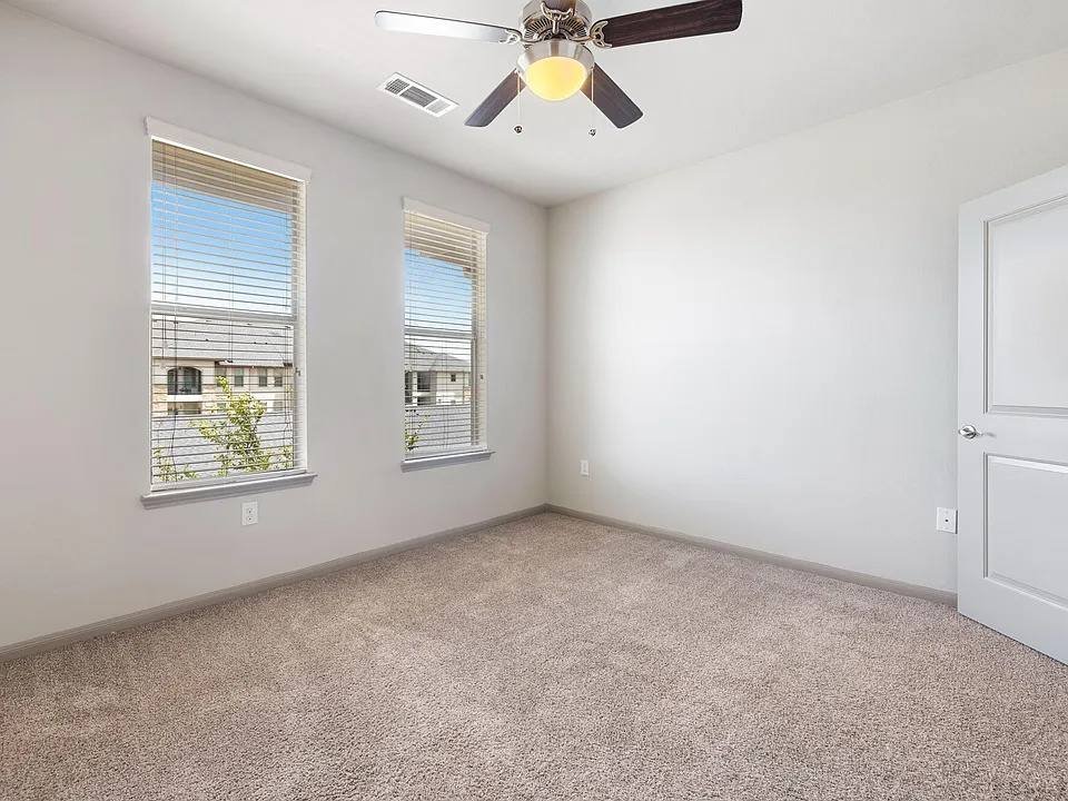 Apartment for rent at 9900 Mason Rd #OAWE, Richmond, TX 77406