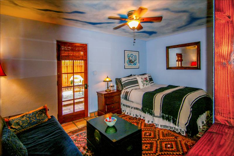 Apartment for rent at 12 S Venice Blvd #12, Venice, CA 90291