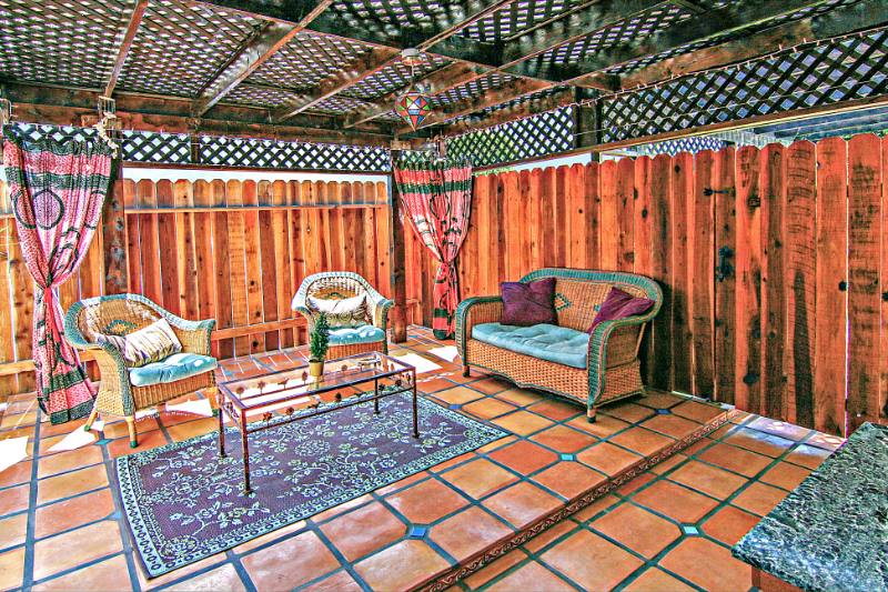 Apartment for rent at 12 S Venice Blvd #12, Venice, CA 90291