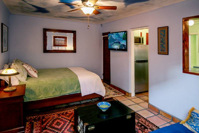 Apartment for rent at 12 S Venice Blvd #12, Venice, CA 90291
