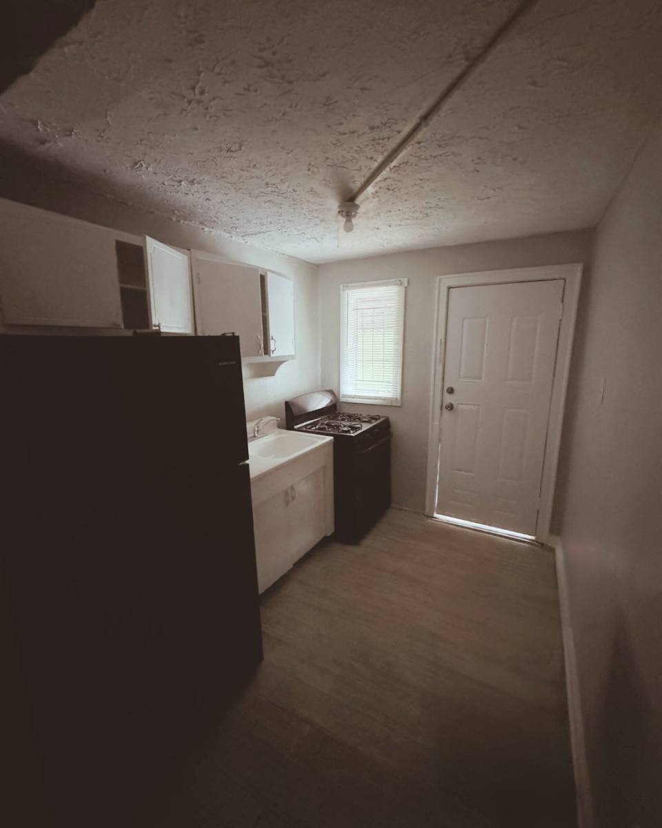Apartment for rent at 289 W Lake Ave NW #9, Atlanta, GA 30314