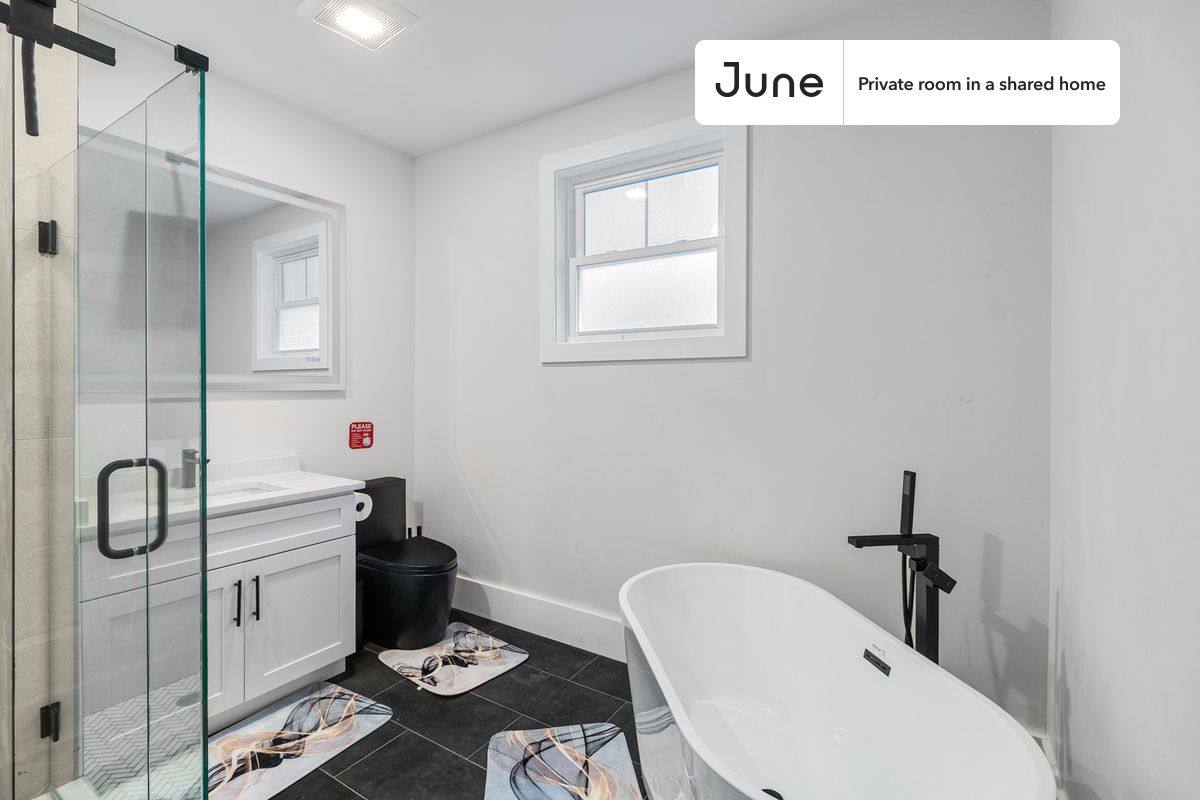 Apartment for rent at 10 Walnut Park E, Roxbury, MA 02119