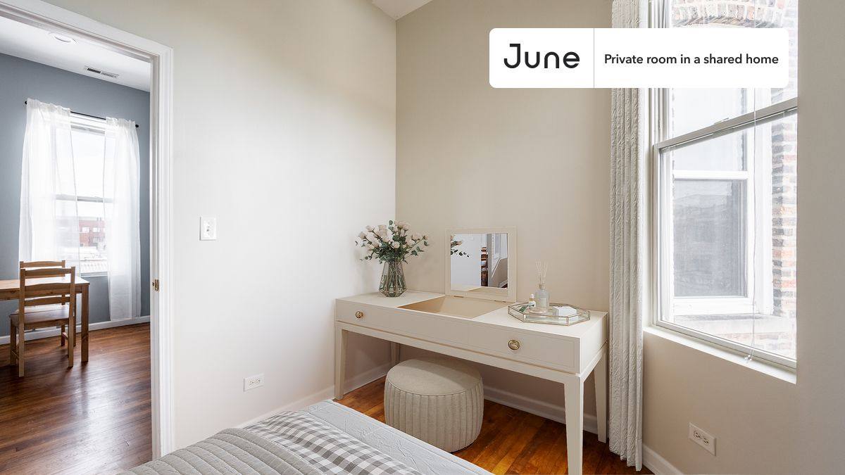 Apartment for rent at 1945 W Cermak Rd #B, Chicago, IL 60608