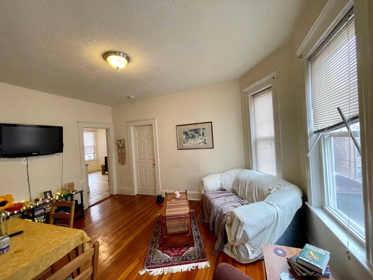 Apartment for rent at 162 Kelton St, Allston, MA 02134