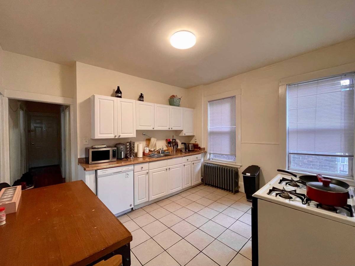 Apartment for rent at 162 Kelton St, Allston, MA 02134