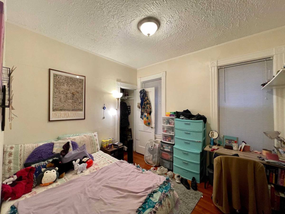 Apartment for rent at 162 Kelton St, Allston, MA 02134