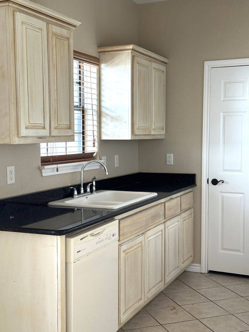 Condo for rent at 603 E 8th St, Del Rio, TX 78840